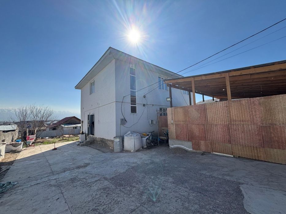 Продам большой 2 этажный дом