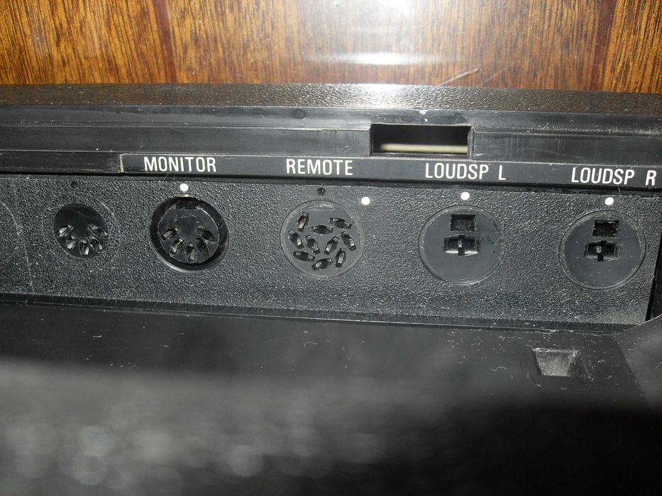 Продавам ролков магнетофон "PHILIPS" 4419