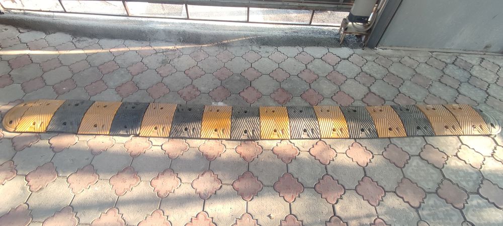 лежащий полицейский