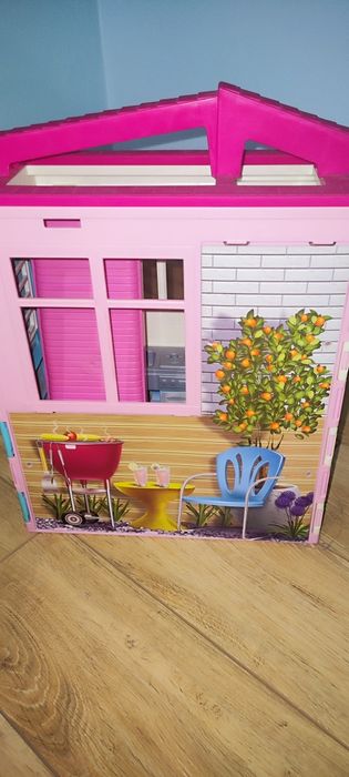 Продам дом складной для кукол формате Барби