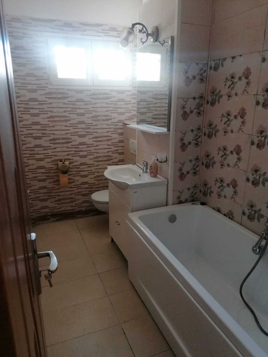 Apartament ultracentral, cu 3 camere semidecomandate, ultracentral, 300 euro