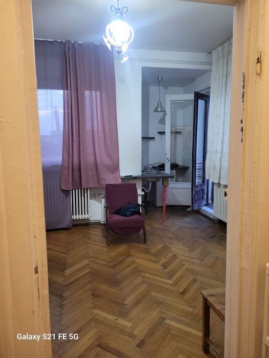 Închiriez apartament 3 camere ultracentral