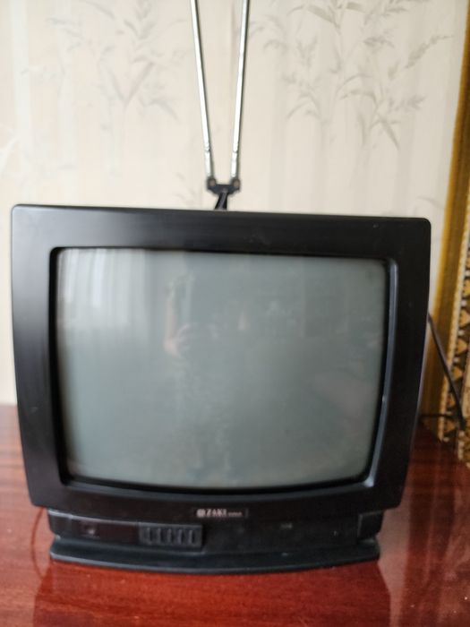 Телевизор цветной "ZAKI" JAPAN 35cm