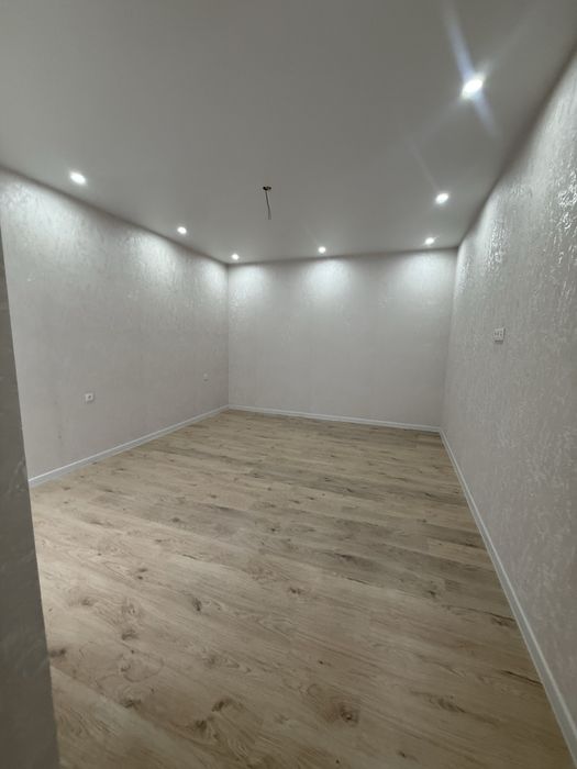 Сергели Хонабод  4 хона метро якин коттедж канализация бор 2 этажа кад