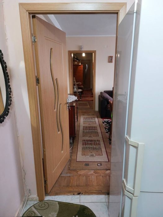 Vând apartament 4 camere d