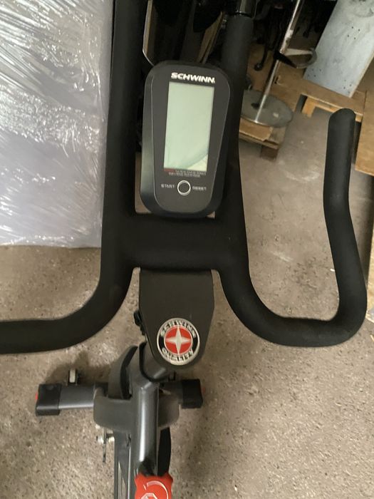 Велотренажер schwinn