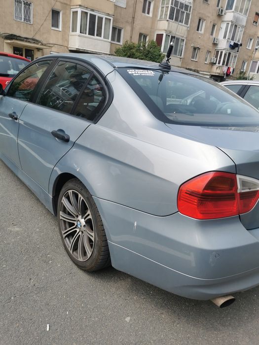 Vând BMW e90,2 litri benzina