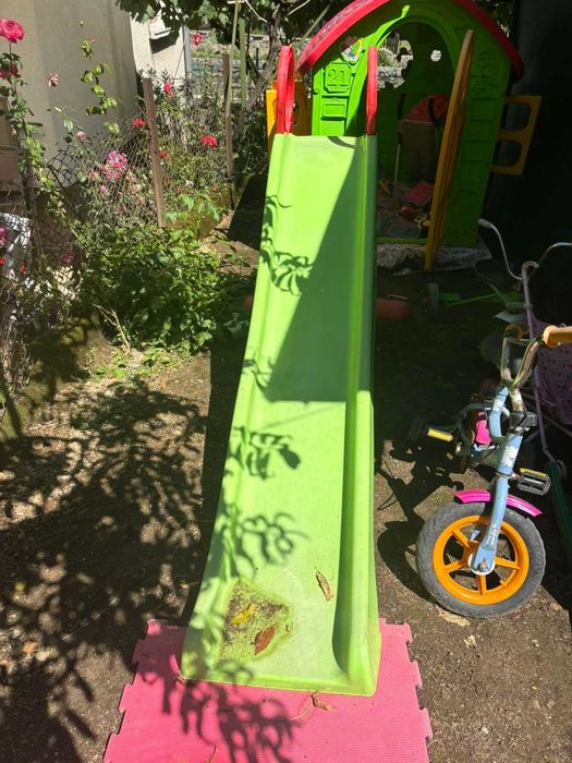 Тротинетка, акумулаторен джип, пързалка - всичко се продава поотделно