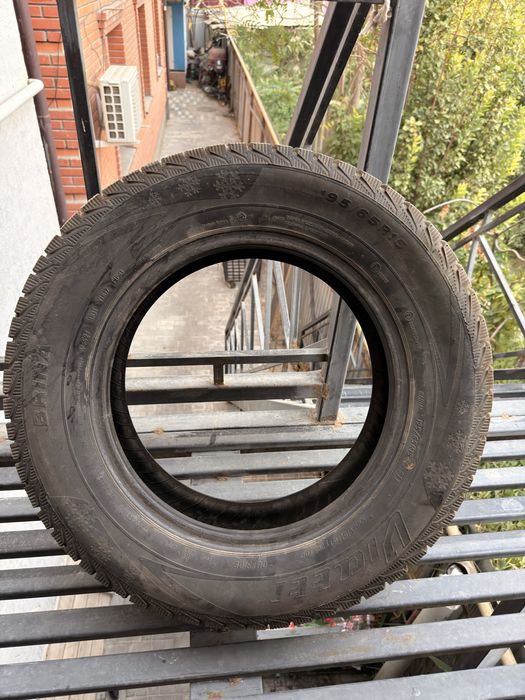 Покрышка 195/65R15