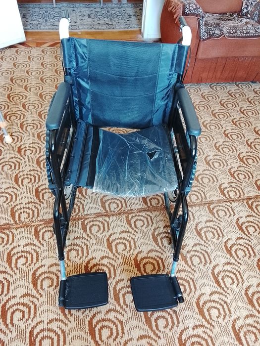 Продам инвалидную коляску