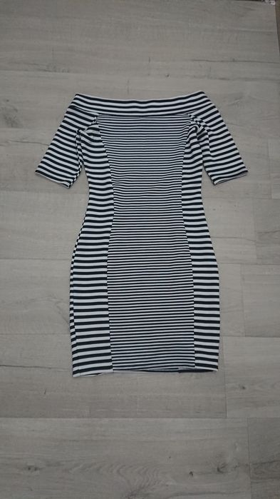 Rochie River Island măr 34/XS