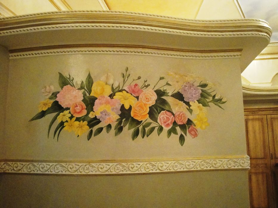 Рисую на стене картины