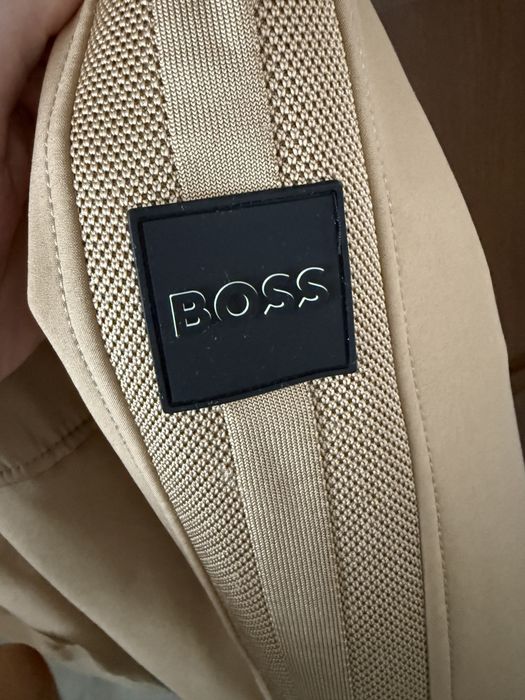 geaca boss marime M