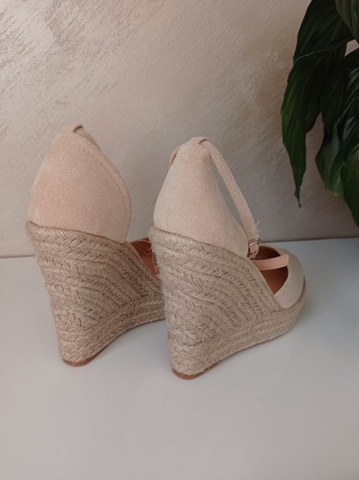 Обувки на платформа