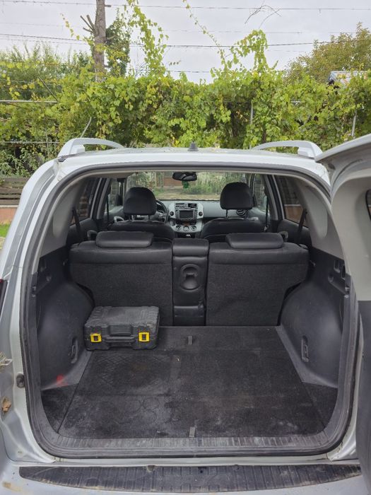 Vând Toyota rav4 2009