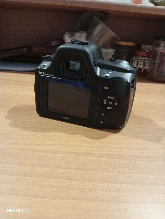 Sony Alpha a230 + обектив 18–55mm – отлично състояние