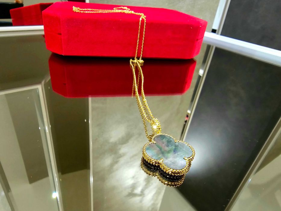 Van Cleef & Arpels VCA Gold Grey Mother Pearl Long Magic Дамско Колие