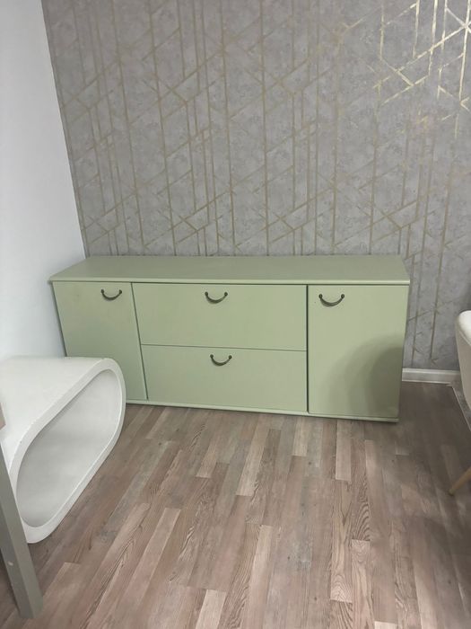 Продается комплект мебели для гостиной.