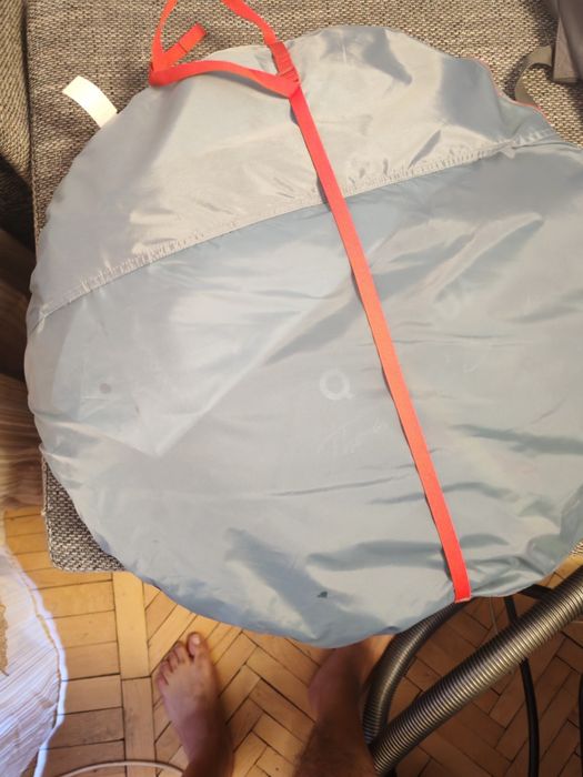 Cort cu saltea dubla folosit o singura data