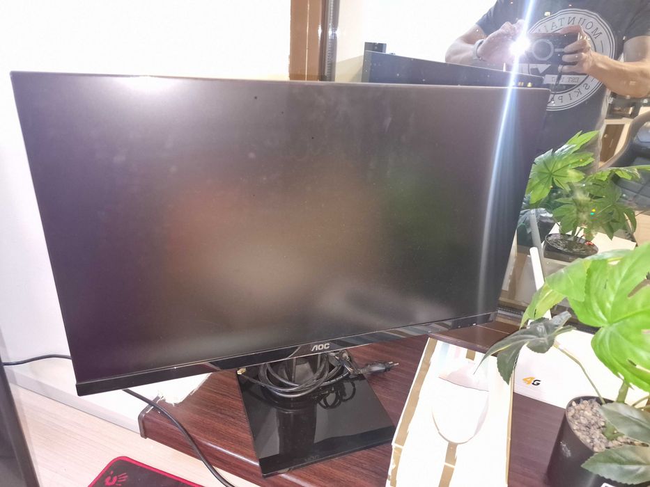 Монитор AOC 24" Full HD (в отличном состоянии)