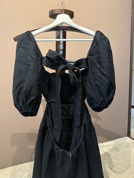 Черна ленена рокля