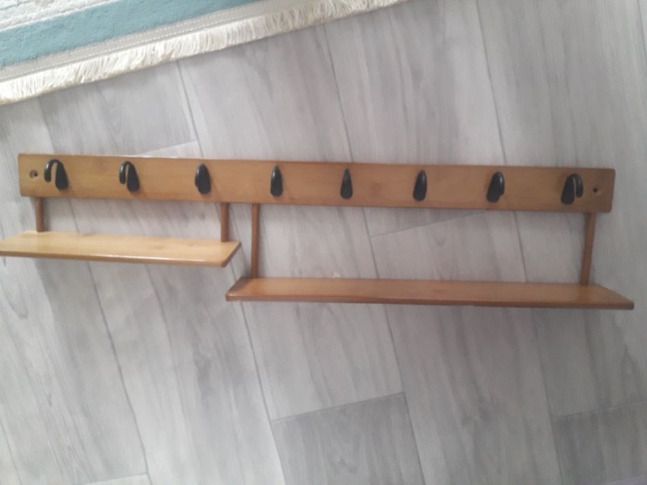 Вешалка настенная