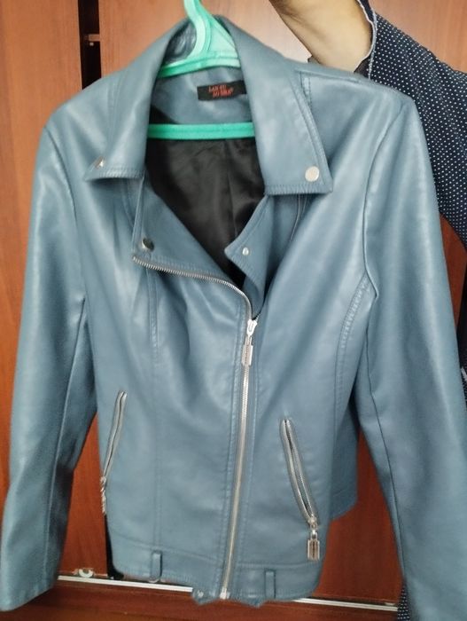 продам куртки в отличном состоянии