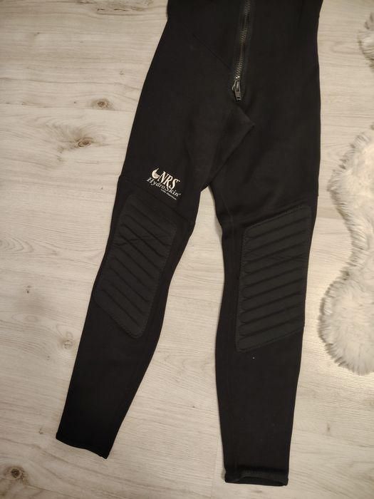 Неопренов костюм С и М размер