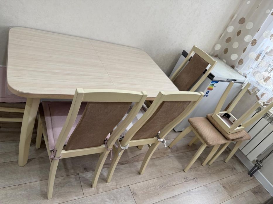 Продам стол со стульями