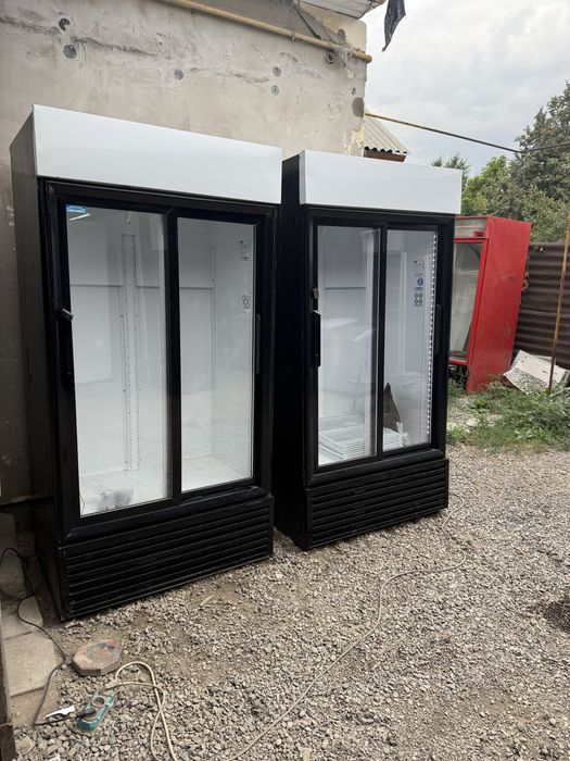 Продам витрины холодильники