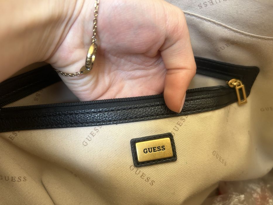 Дамска чанта Guess