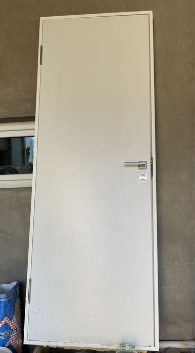 Eshik Продам меж комнатный дверь