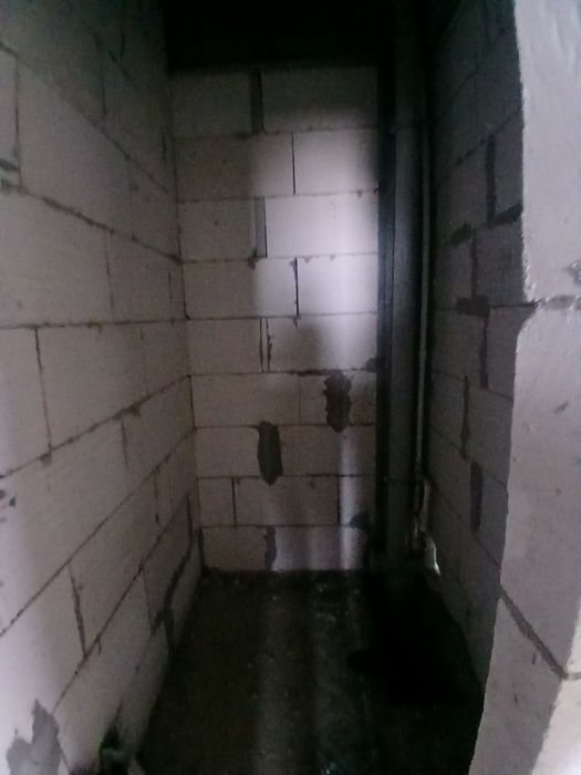 Срочно ПРОДАЁТСЯ 2х комнатная квартира на 8 этаже орр Бухара сити