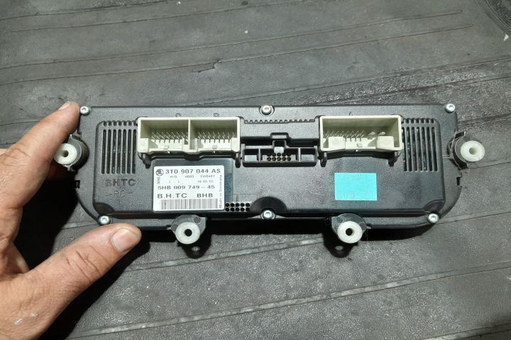 Comanda clima 3T0907044AS 3T0907044AS Skoda Octavia a 2-a generatie (