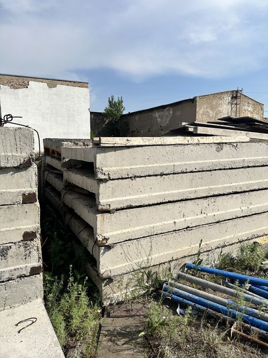 Продаются плиты,лотки,блоки