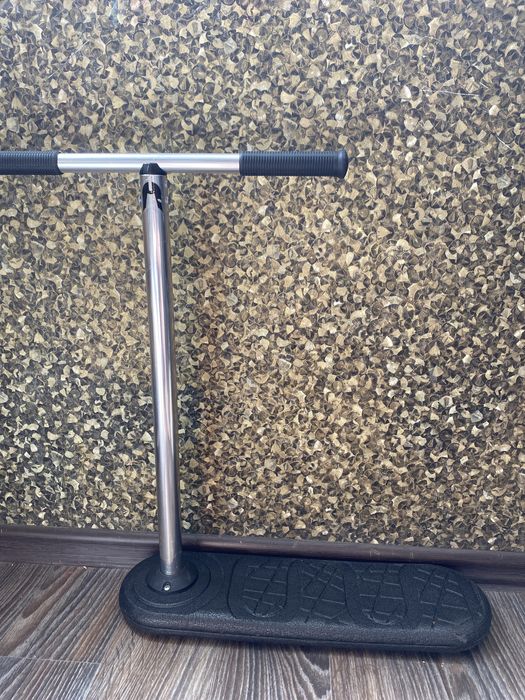 Трюковой батутный самокат indo scoot