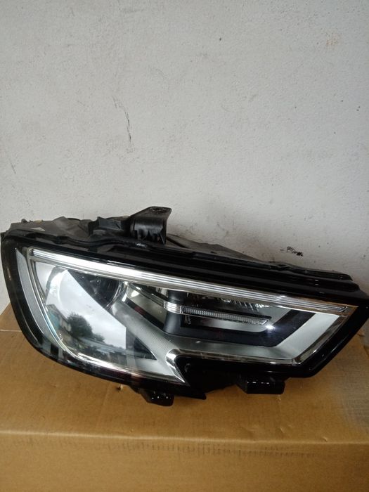 Vând far Audi a4 2018