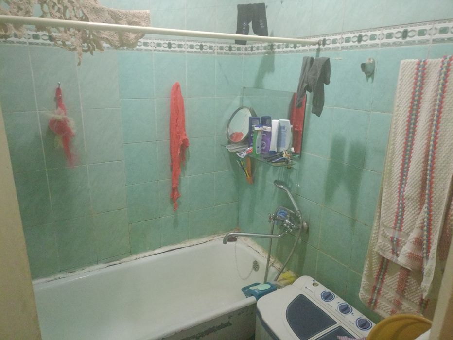 Продаётся двух комнатная квартира