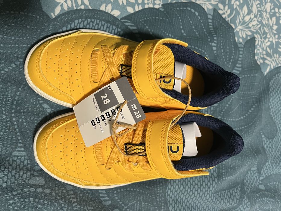 Футболни обувки, 28 номер, чисто нови