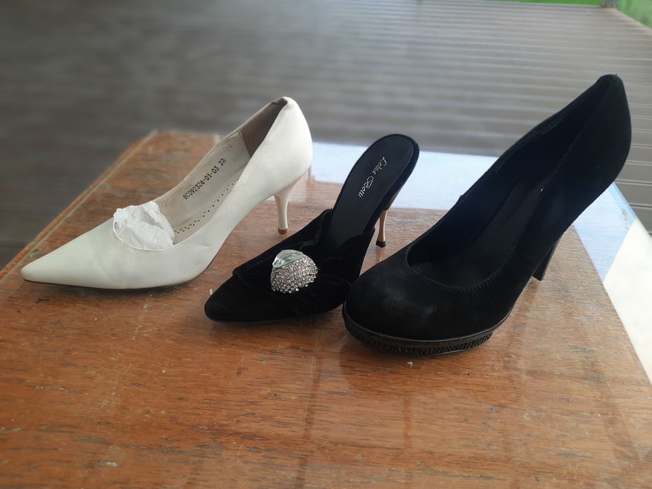 Женские туфли босоножки.