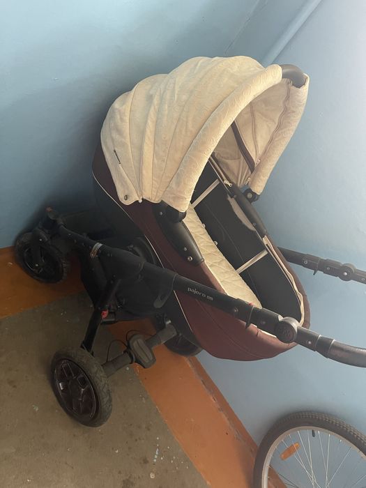 Продам коляску со всему чехлами