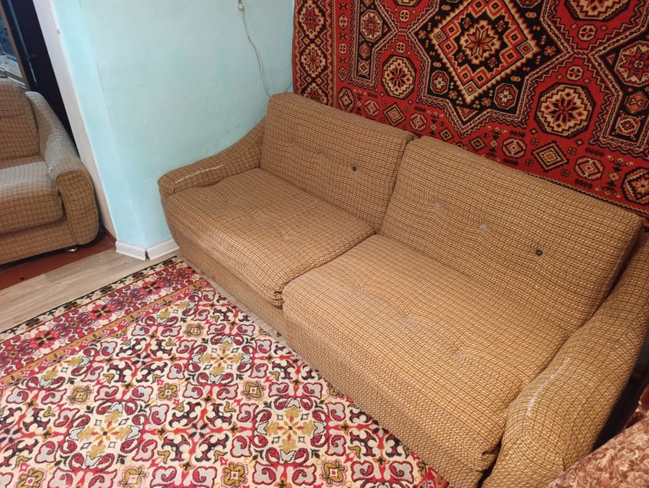 Диван и 2 кресла б/у Чехословакия