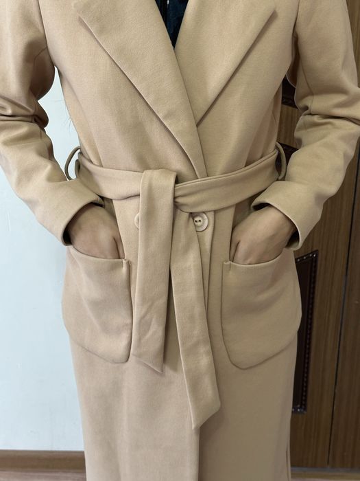 Пальто длинное бежевое