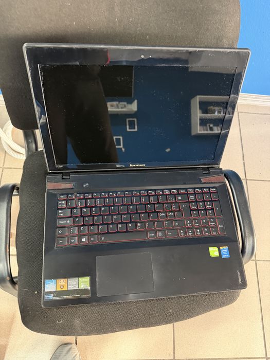 Vand laptop lenovo ideapad y510p i5 4200m 8gb hdd 1 tera nvidia gt 755 full hd 15,6 inch