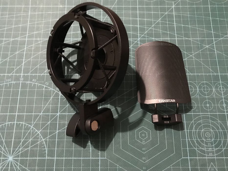 Студийный микрофон (конденсаторный)