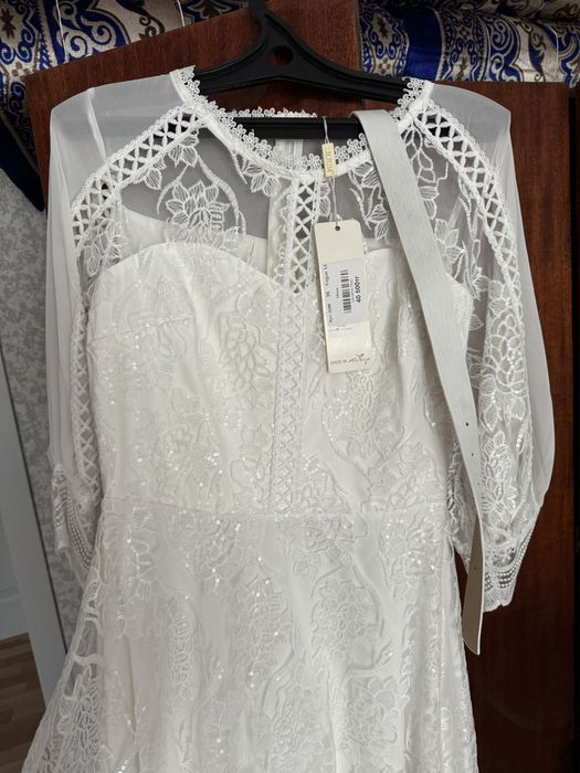 Продается вечерние платья