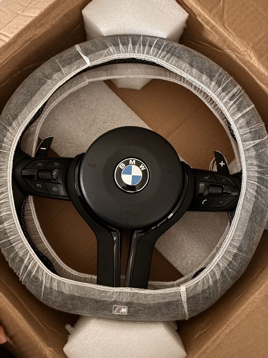 Volan BMW M tesit cu Padele  piele perforata