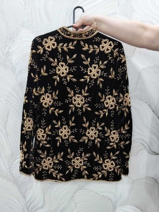 Продам костюм почти новый одевалось только 1 раз