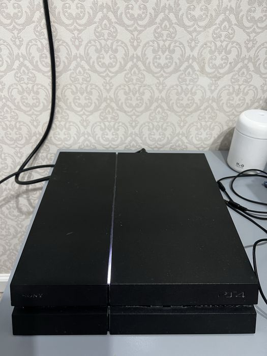 Продам Sony PS4 1терабайт