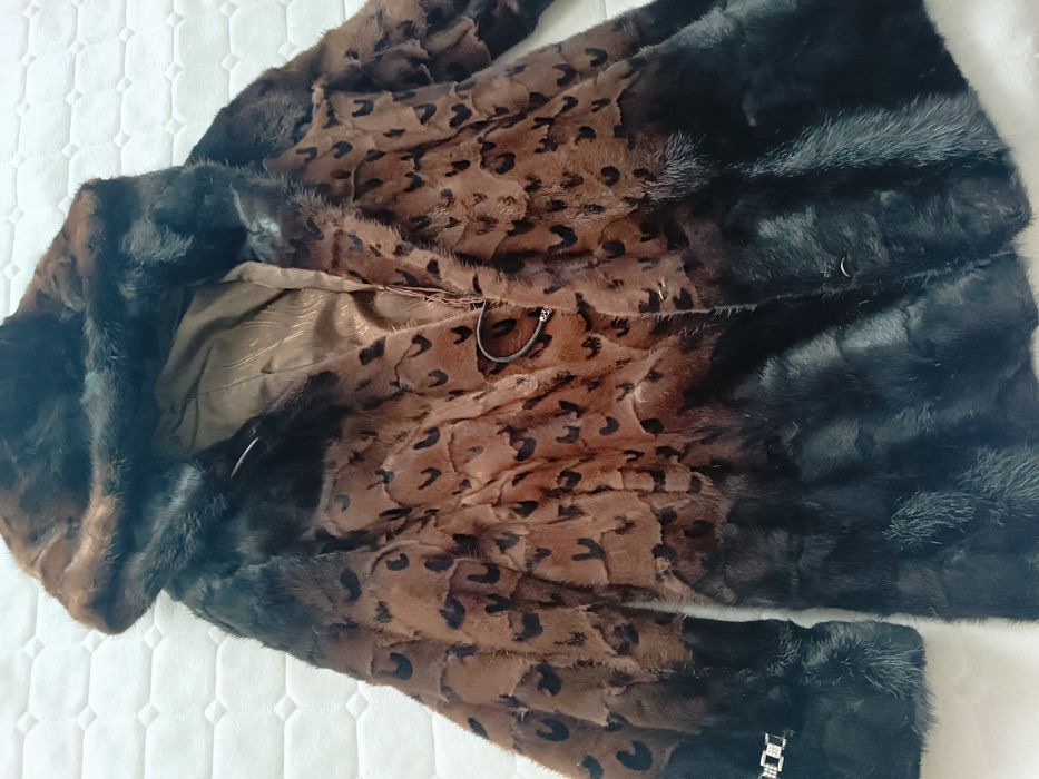 Продам норковую шубу с капюшоном